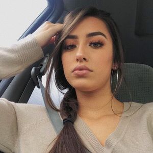 Meet your Posher, Hope